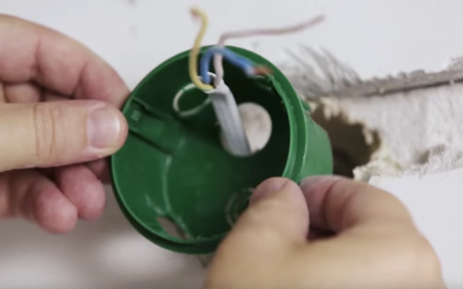 монтаж на гнездо на шпакловка