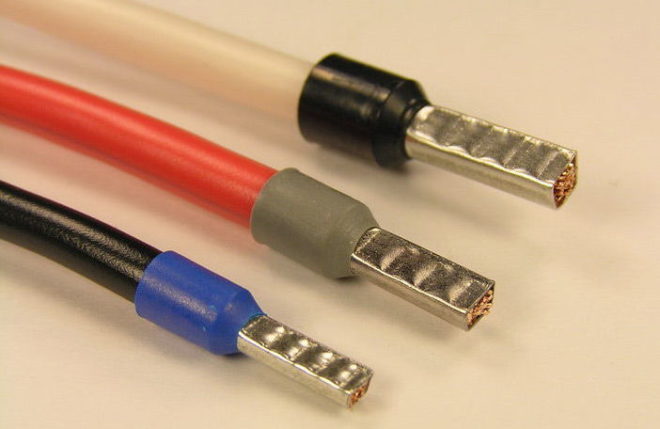 кримпване на проводници с уши