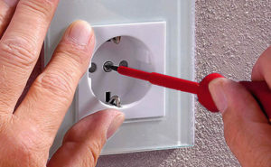 монтаж на капака на гнездото