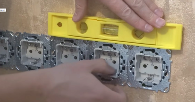 проверка на хоризонталността на гнездата по ниво