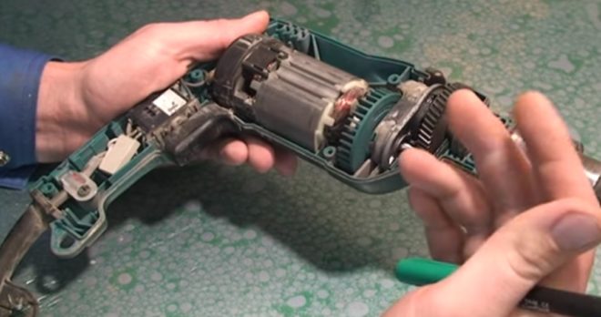 променлив ток на пробивен двигател - колектор