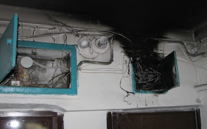 Стара електрическа инсталация е прегрята