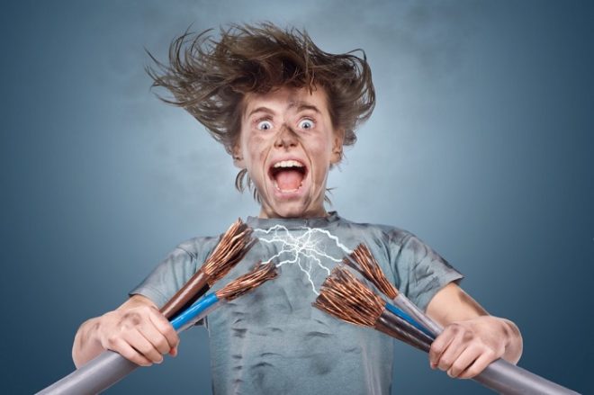 Неправилното окабеляване може да причини токов удар