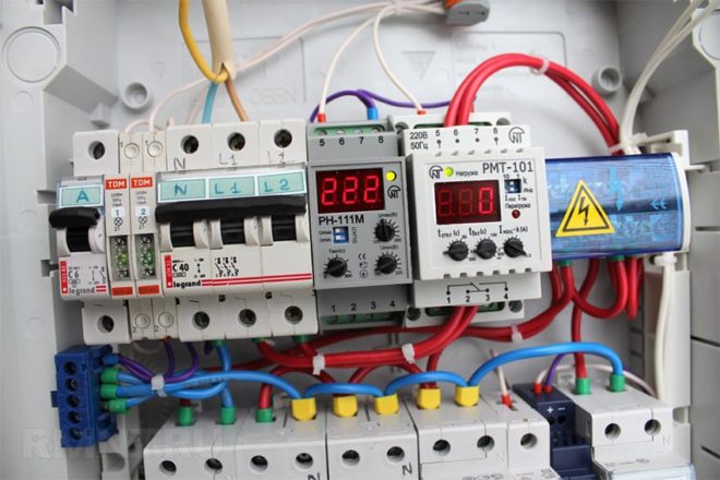 Фазов превключвател във входната кутия